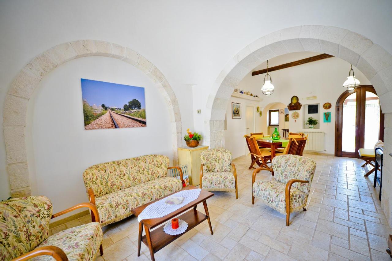 I Trulli Di Alejandro Villa Locorotondo Exterior photo
