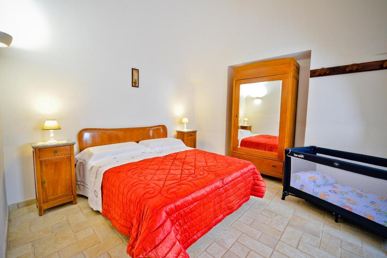 I Trulli Di Alejandro Villa Locorotondo Exterior photo