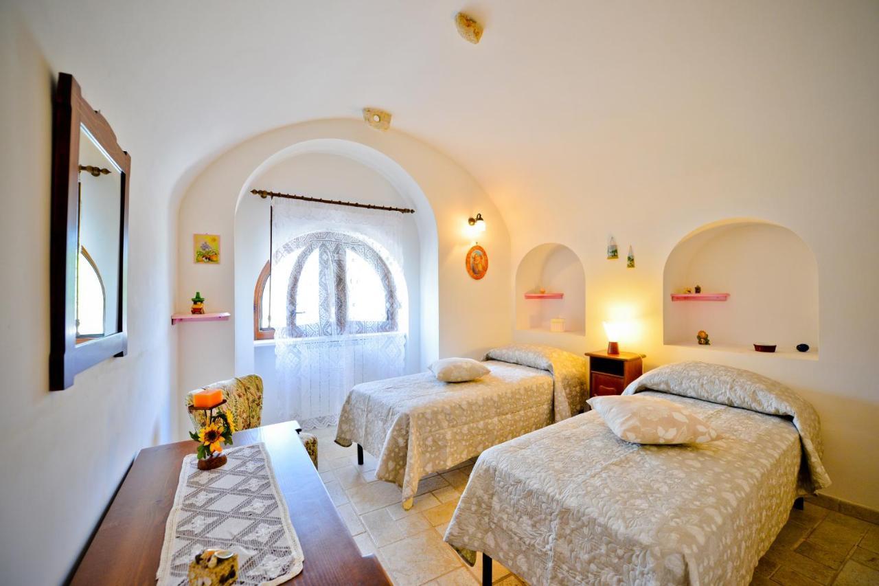 I Trulli Di Alejandro Villa Locorotondo Exterior photo