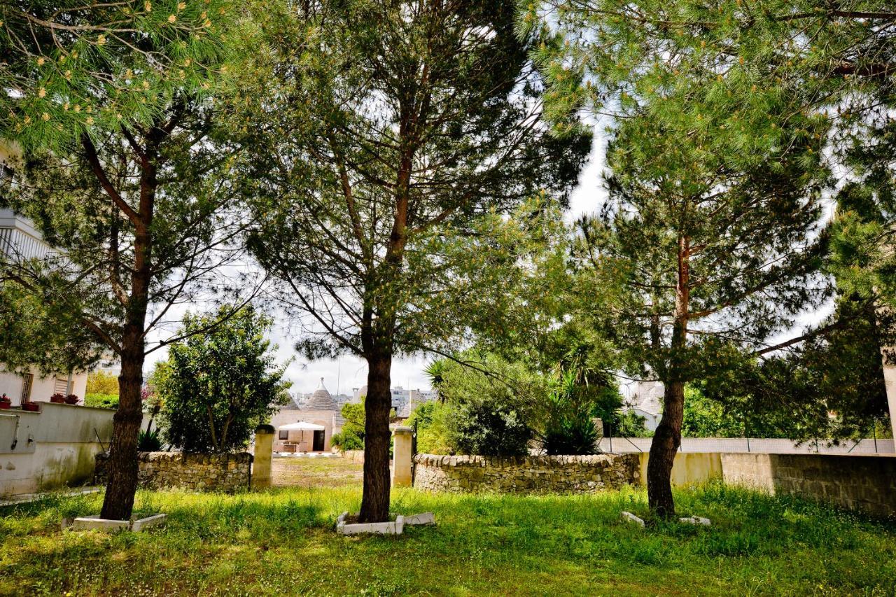 I Trulli Di Alejandro Villa Locorotondo Exterior photo